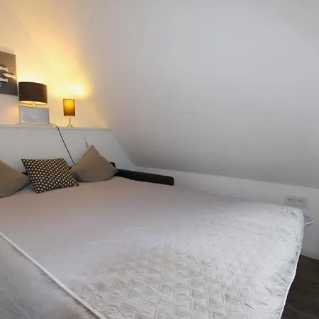 Apartment Feldmarkstrasse 5, App 10 Wenningstedt-Braderup